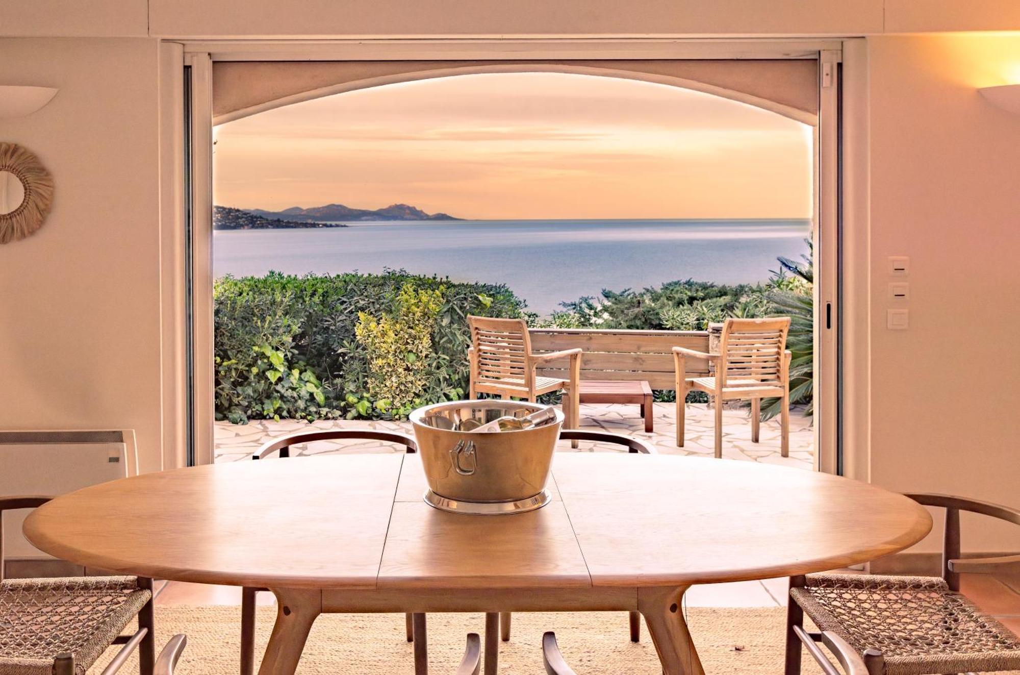 Superbe Villa, Incroyable Vue Mer, Piscine Chauffee, Climatisee Sainte-Maxime Dış mekan fotoğraf